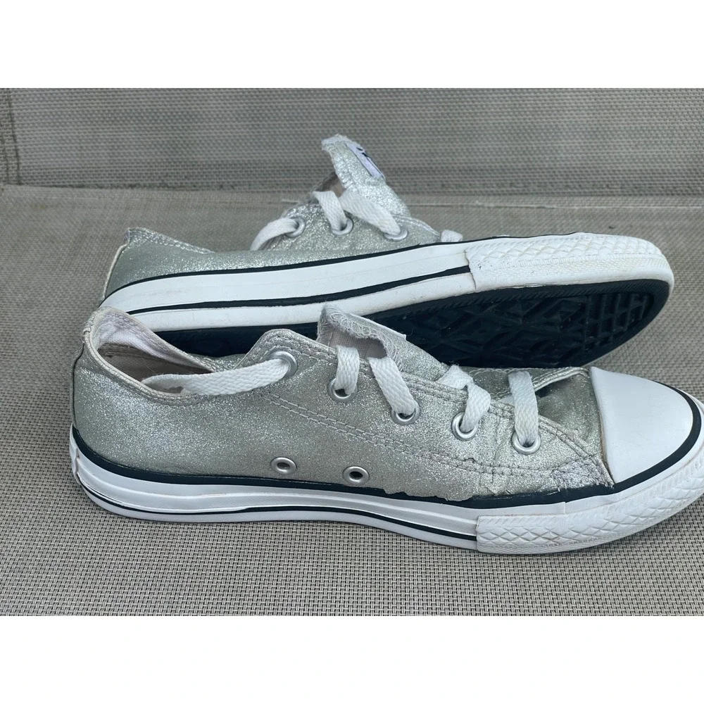 Converse Chuck Taylor All Star Kids Size 2 Silver Glitter Good Low Top Sneakers
